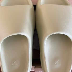 Brand New Yeezy slide